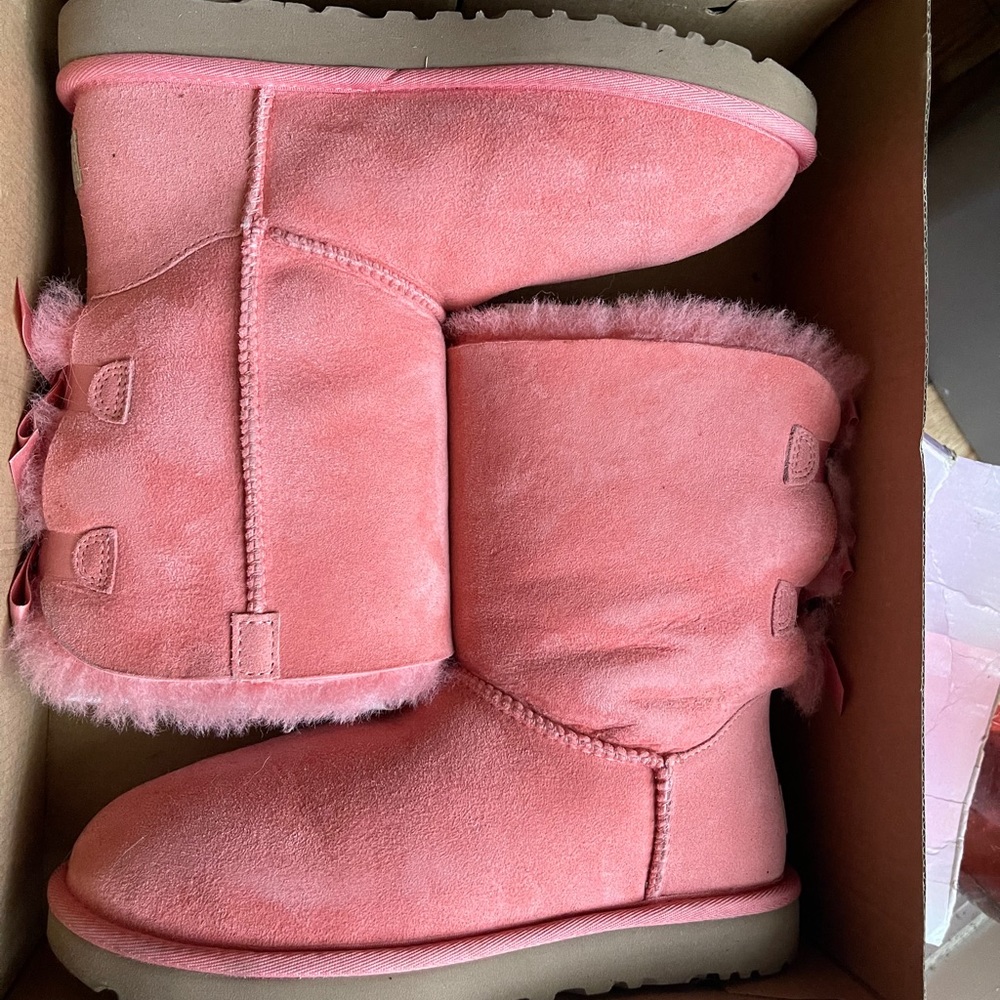 uggs - Picture 3 of 3
